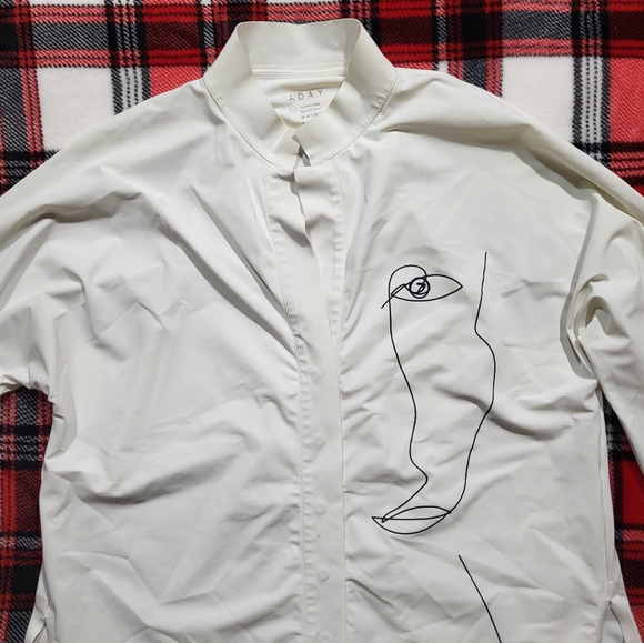 Aday Something Borrowed White Shirt With Face Design Size Small - Picture 3 of 14